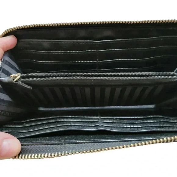 Victoria's Secret Wallet NWOT - Picture 4 of 4